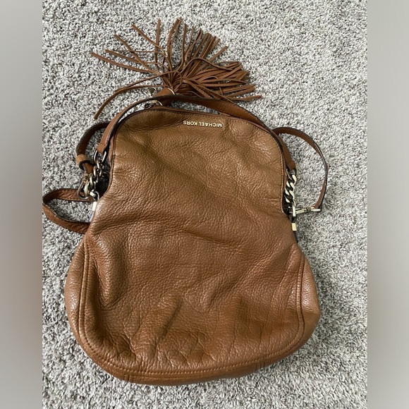 Michael Kors Bedford Tassel Shoulder Bag (BROKEN STRAP) - Picture 3 of 11